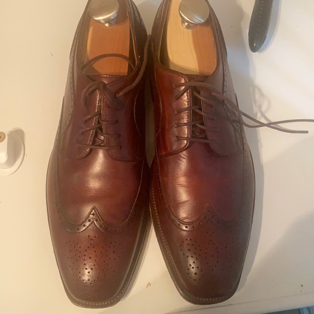 MEn’s Johnston and Murphy Genuine Leather Mahogany dress shoes.